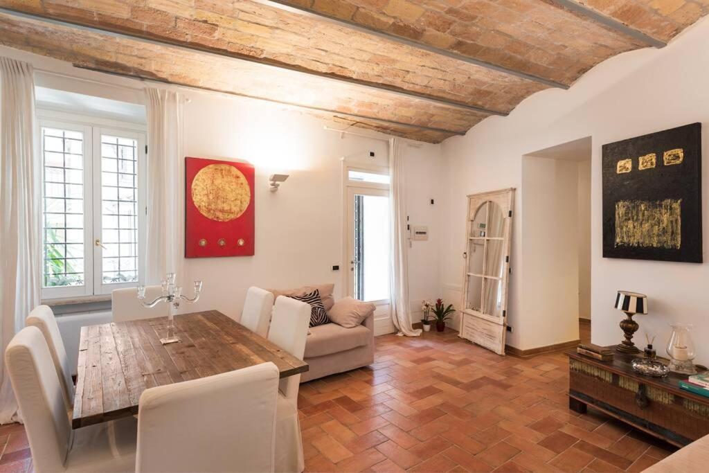 Lovely Colosseum Loft Apartment روما المظهر الخارجي الصورة